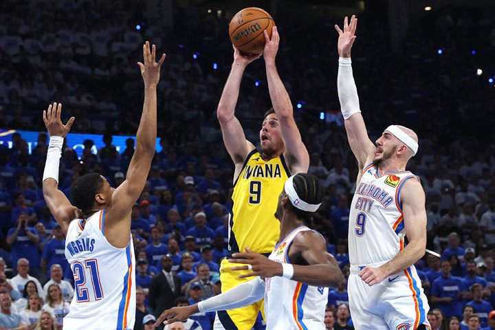 T.J. McConnell, Alex Caruso, Aaron Wiggins