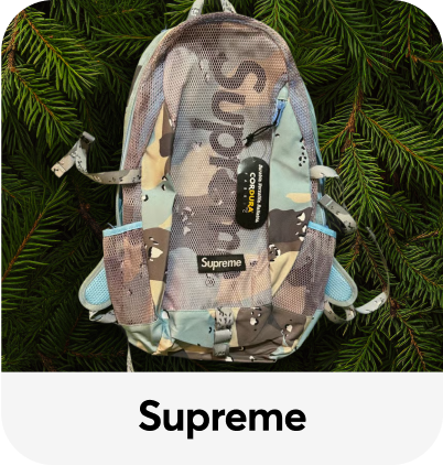 Backpacks: Supreme