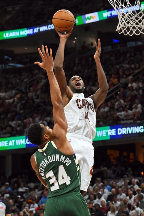 Giannis Antetokounmpo, Evan Mobley