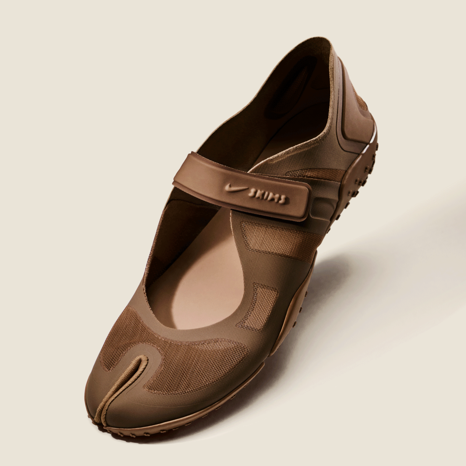 DROPS TOMORROW: NikeSKIMS RIFT