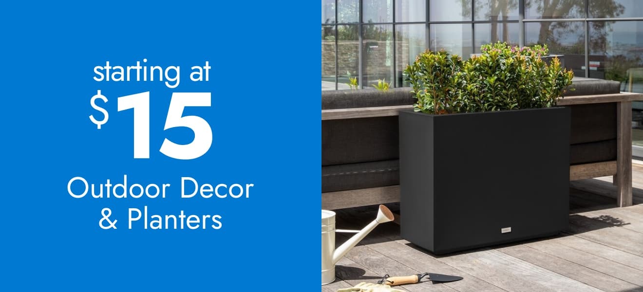 Planters & Outdoor Decor