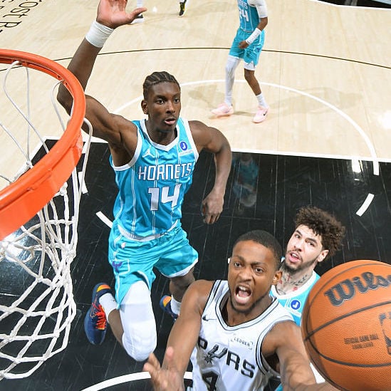 Σάρλοτ Χόρνετς, Σαν Αντόνιο Σπερς