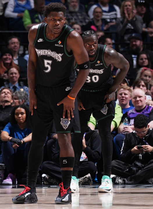 Anthony Edwards, Julius Randle