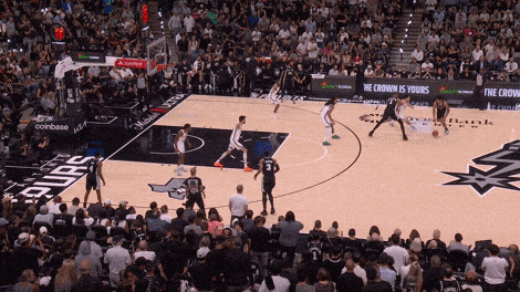 Spurs επιθετική κίνηση