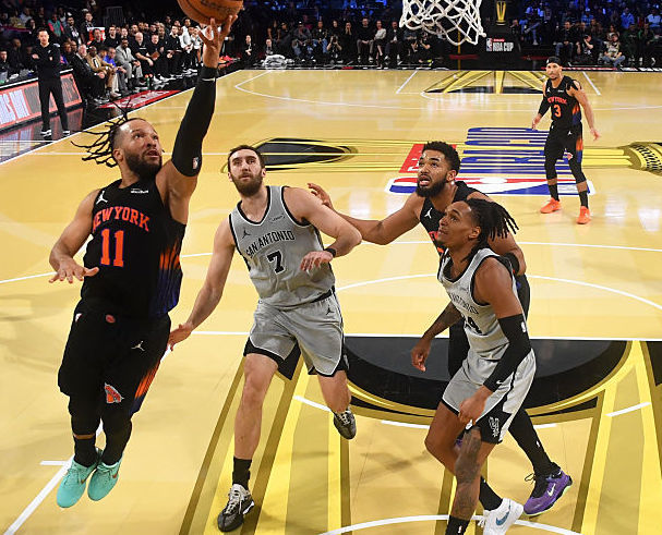 Jalen Brunson, Luke Kornet, Karl-Anthony Towns, Devin Vassell