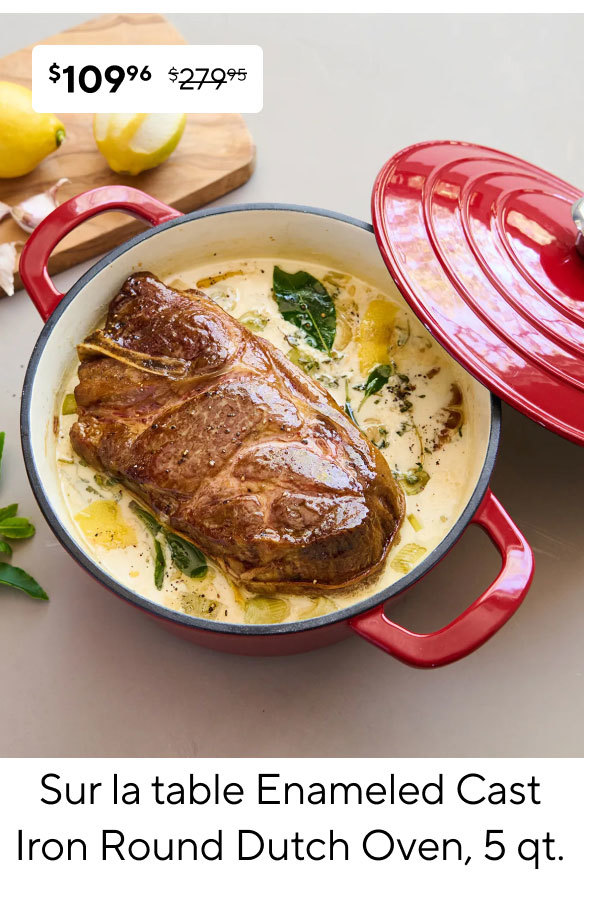 Sur la table Enameled Cast Iron Round Dutch Oven, 5 qt.