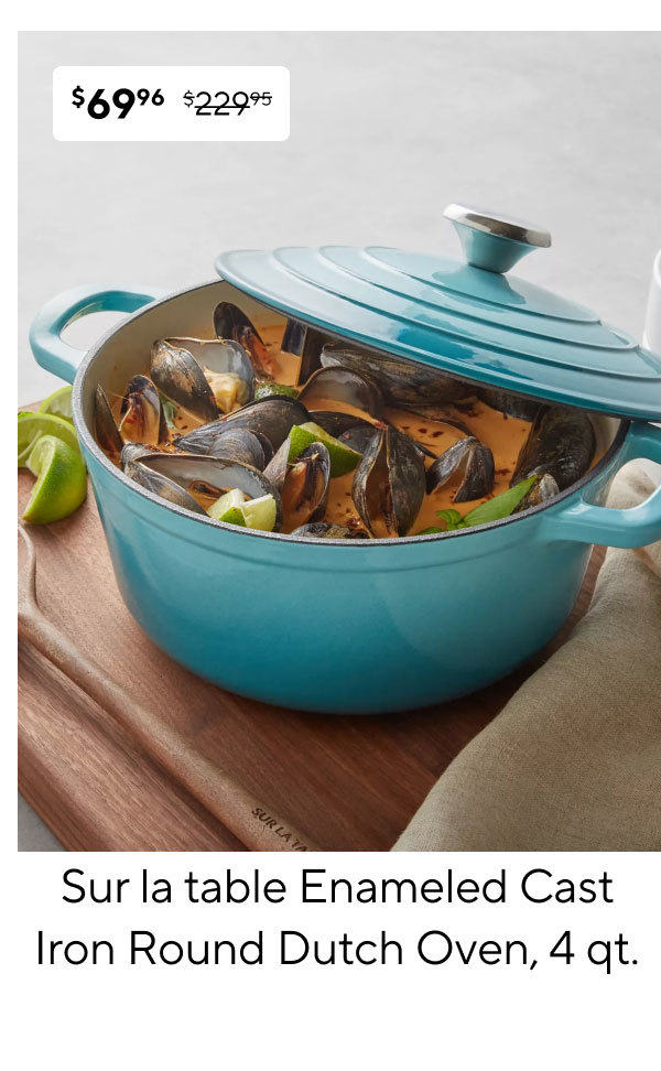 Sur la table Enameled Cast Iron Round Dutch Oven, 4 qt.