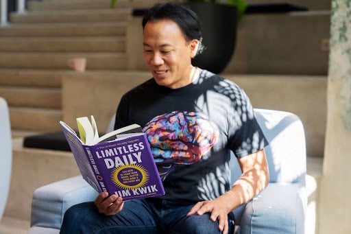 Jim Kwik reading book