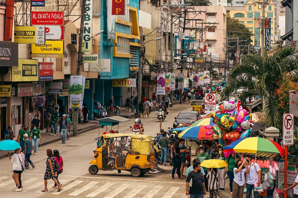 A busy street market in the Philippines