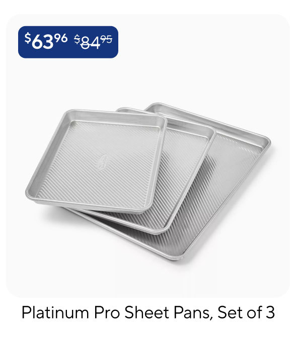 Sur la table Platinum Pro Sheet Pans