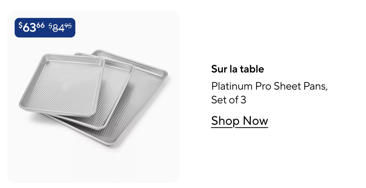 Sur la table Platinum Pro Sheet Pans, Set of 3