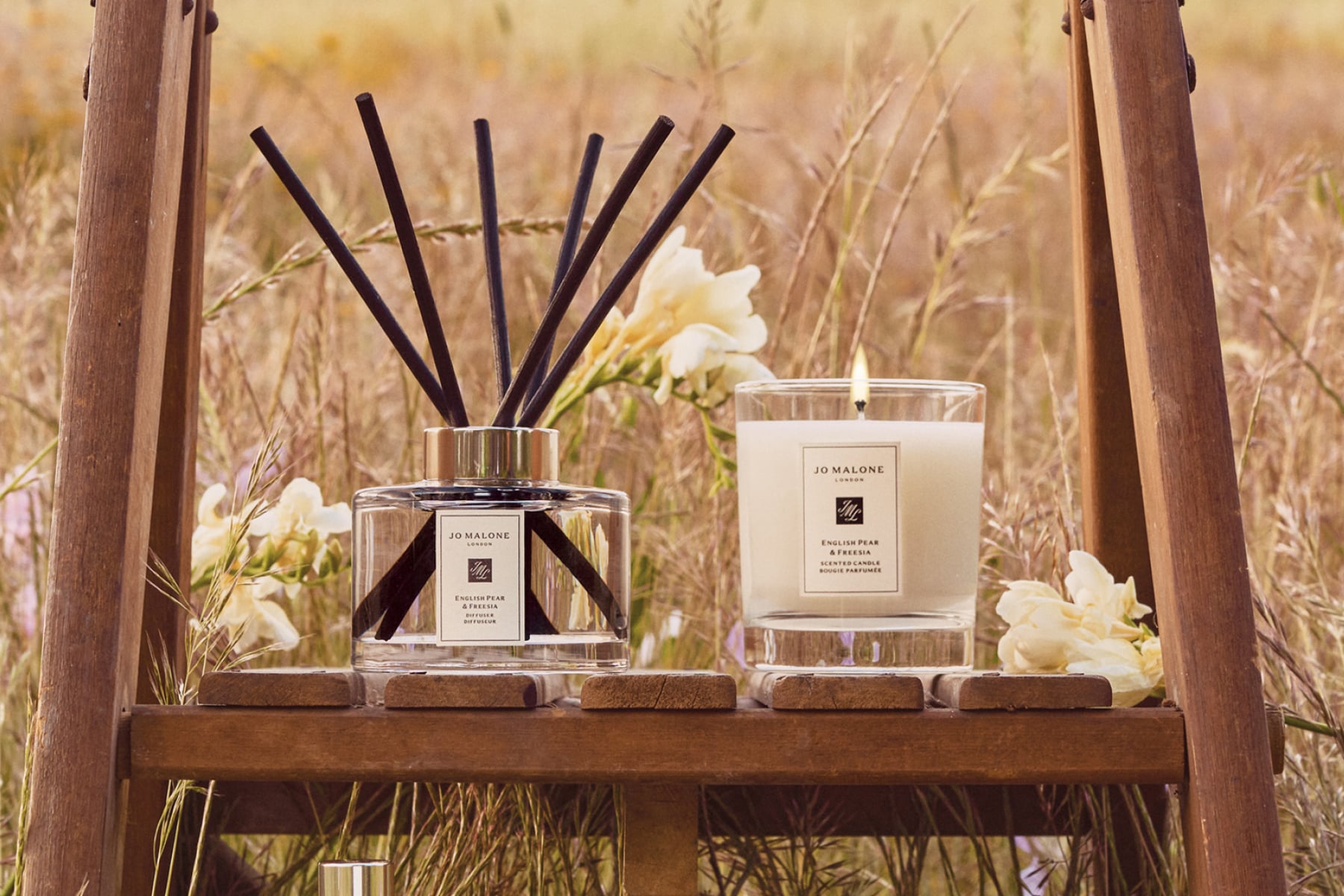JO MALONE LONDON | ENGLISH PEAR & FREESIA DIFFUSER DIFFUSEUR | JO MALONE LONDON | ENGLISH PEAR & FREESIA SCENTED CANDLE BOUGIE PARFUMÉE JO MALONE LONDON | ENGLISH PEAR & FREESIA DIFFUSER DIFFUSEUR | JO MALONE LONDON | ENGLISH PEAR & FREESIA SCENTED CANDLE BOUGIE PARFUMÉE