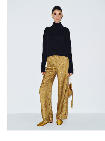 Aria Cashmere Turtleneck